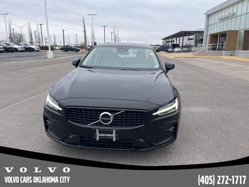 2023 Volvo S60 B5 Core Dark Theme