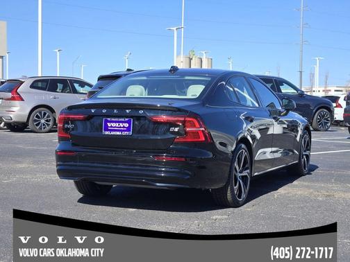 2023 Volvo S60 B5 Core Dark Theme