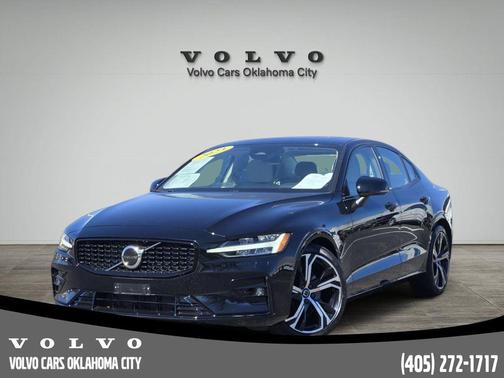 2023 Volvo S60 B5 Core Dark Theme