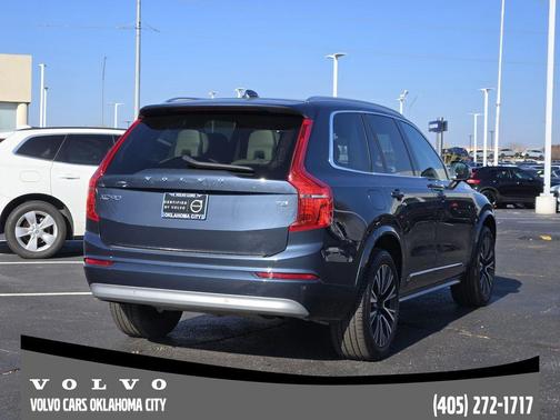 2022 Volvo XC90 T5 Momentum 7 Passenger