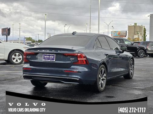 2023 Volvo S60 B5 Core Dark Theme