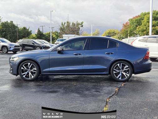 2023 Volvo S60 B5 Core Dark Theme