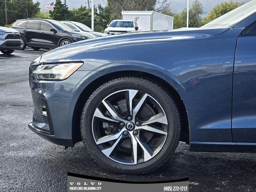 2023 Volvo S60 B5 Core Dark Theme