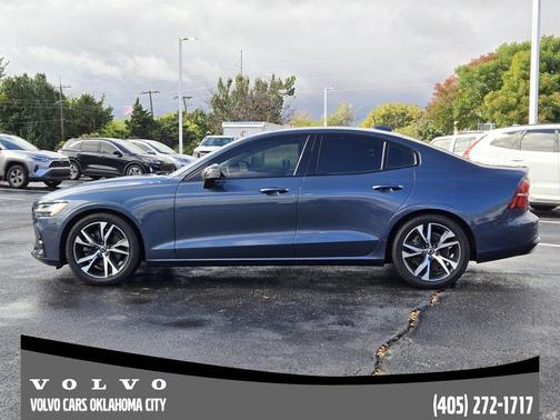 2023 Volvo S60 B5 Core Dark Theme