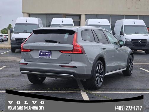 Metallic 2025 Volvo V60 Cross Country B5 Ultra