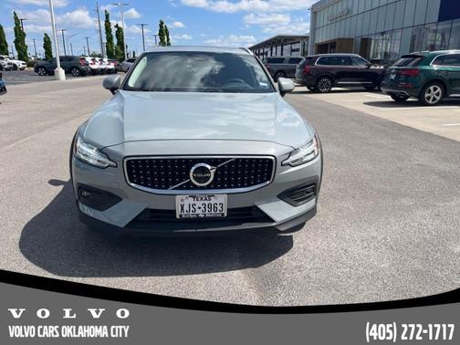 Metallic 2025 Volvo V60 Cross Country B5 Ultra
