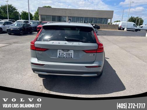 Metallic 2025 Volvo V60 Cross Country B5 Ultra