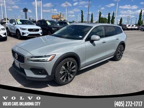 Metallic 2025 Volvo V60 Cross Country B5 Ultra