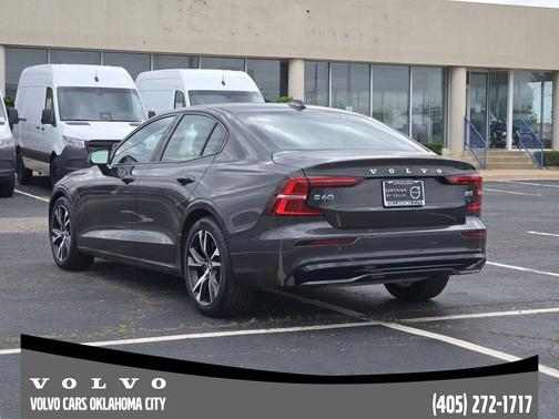 Platinum Grey Metallic 2025 Volvo S60 B5 Core