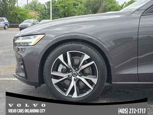 Platinum Grey Metallic 2025 Volvo S60 B5 Core
