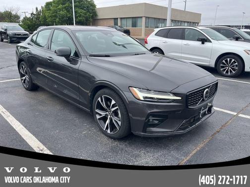 Platinum Grey Metallic 2025 Volvo S60 B5 Core