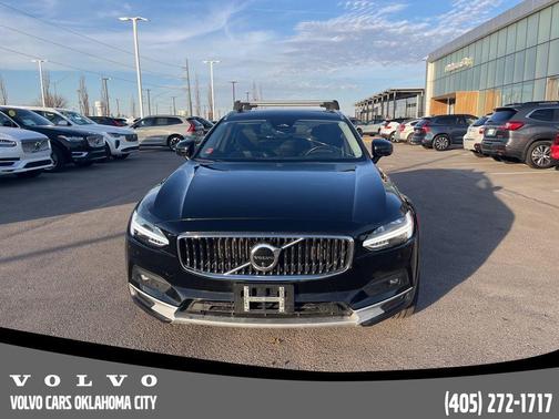 2022 Volvo V90 Cross Country B6