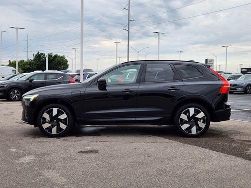 2025 Volvo XC60 Plug-In Hybrid T8 Plus