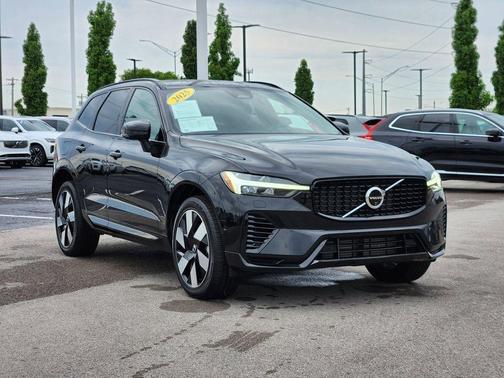 2025 Volvo XC60 Plug-In Hybrid T8 Plus