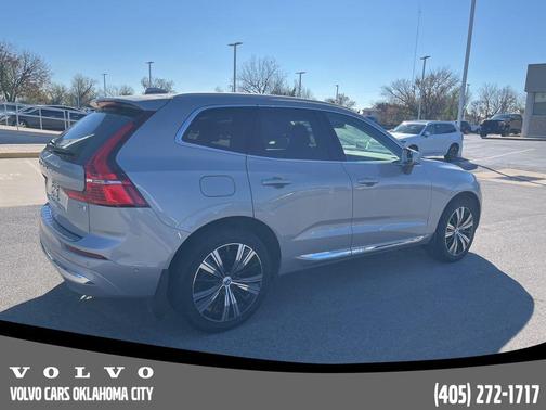 2023 Volvo XC60 B5 Plus Bright Theme