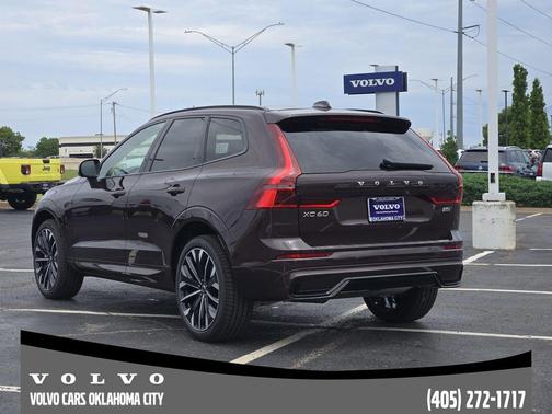 Mulberry Metallic 2026 Volvo XC60 B5 Ultra