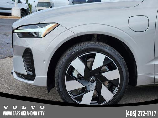 2025 Volvo XC60 Plug-In Hybrid T8 Plus