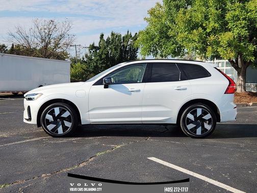 2025 Volvo XC60 Plug-In Hybrid T8 Plus