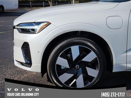 2025 Volvo XC60 Plug-In Hybrid T8 Plus