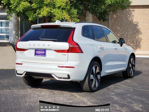 2025 Volvo XC60 Plug-In Hybrid T8 Plus
