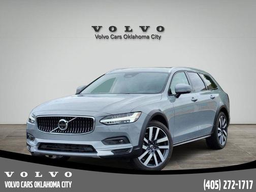 2025 Volvo V90 Cross Country B6 Plus