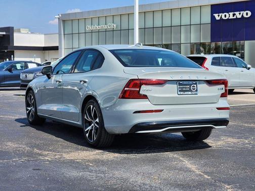 2025 Volvo S60 B5 Core