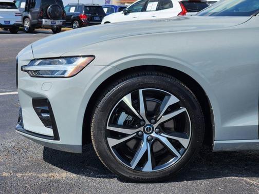 2025 Volvo S60 B5 Core