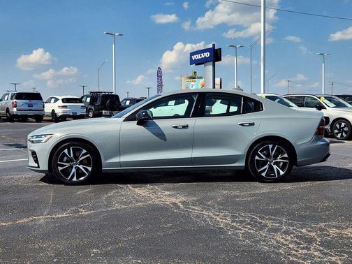 2025 Volvo S60 B5 Core