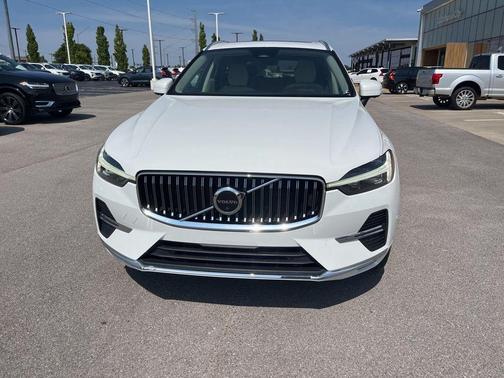 2023 Volvo XC60 B5 Plus Bright Theme