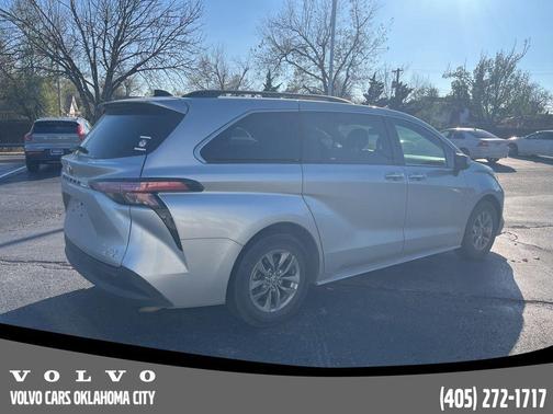2021 Toyota Sienna XLE