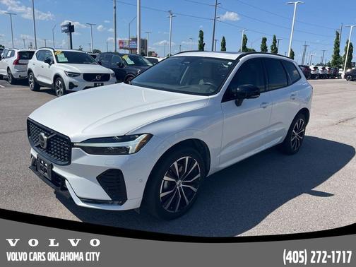 Crystal White Metallic 2023 Volvo XC60 B5 Plus Dark Theme