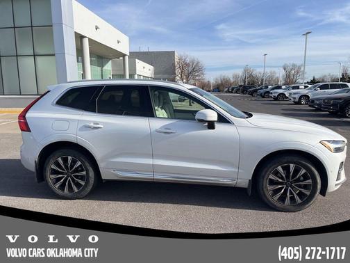 2023 Volvo XC60 B5 Plus Bright Theme