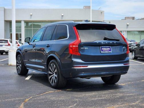 2025 Volvo XC90 B5 Core
