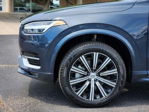 2025 Volvo XC90 B5 Core