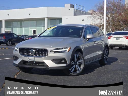 2025 Volvo V60 Cross Country B5 Plus