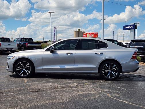 2025 Volvo S60 B5 Core