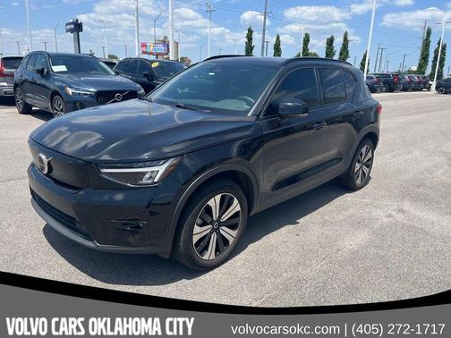 Onyx Black Metallic 2023 Volvo XC40 Recharge Pure Electric Twin Plus