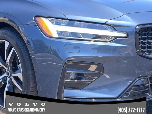 Denim Blue Metallic 2025 Volvo S60 B5 Core