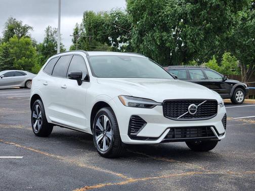 2025 Volvo XC60 Plug-In Hybrid T8 Core