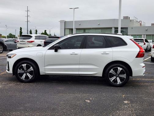 2025 Volvo XC60 Plug-In Hybrid T8 Core