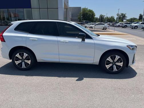 2025 Volvo XC60 Plug-In Hybrid T8 Core
