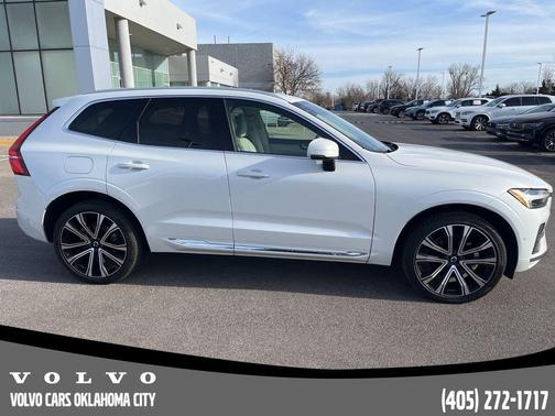 2023 Volvo XC60 B5 Ultimate Bright Theme