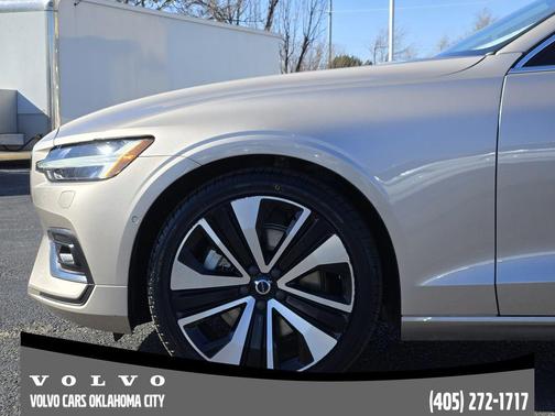 2023 Volvo S60 B5 Ultimate Bright Theme