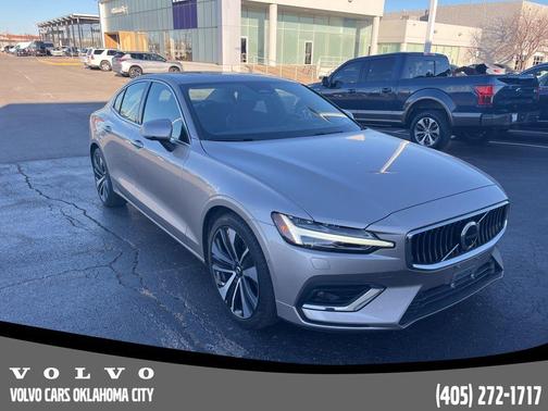 2023 Volvo S60 B5 Ultimate Bright Theme