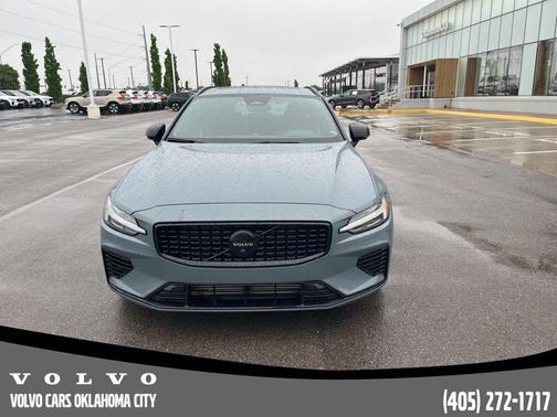Thunder Gray Metallic 2023 Volvo V60 Recharge Plug-In Hybrid T8 Polestar Engineered