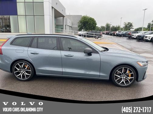 Thunder Gray Metallic 2023 Volvo V60 Recharge Plug-In Hybrid T8 Polestar Engineered