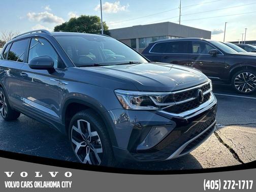 Pure Gray 2023 Volkswagen Taos 1.5T SEL
