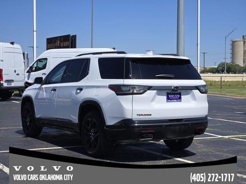 Summit White 2021 Chevrolet Traverse Premier