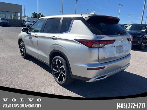 2022 Mitsubishi Outlander SE