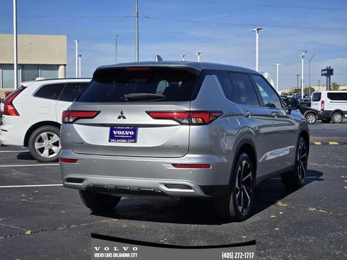 2022 Mitsubishi Outlander SE